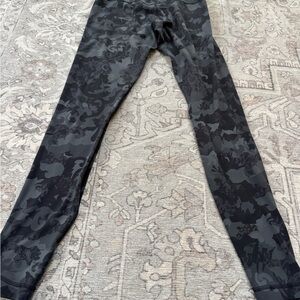 Lululemon Size 6 Floral/paisley camouflage patterned leggings